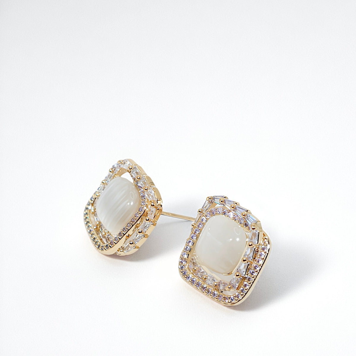 POISE – Silk Halo Stud