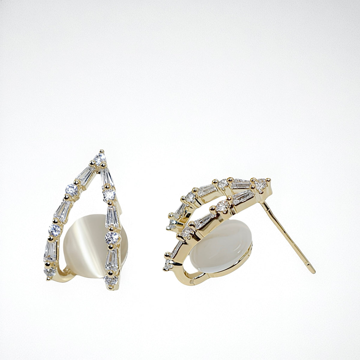 POISE – Silk Cradle Stud