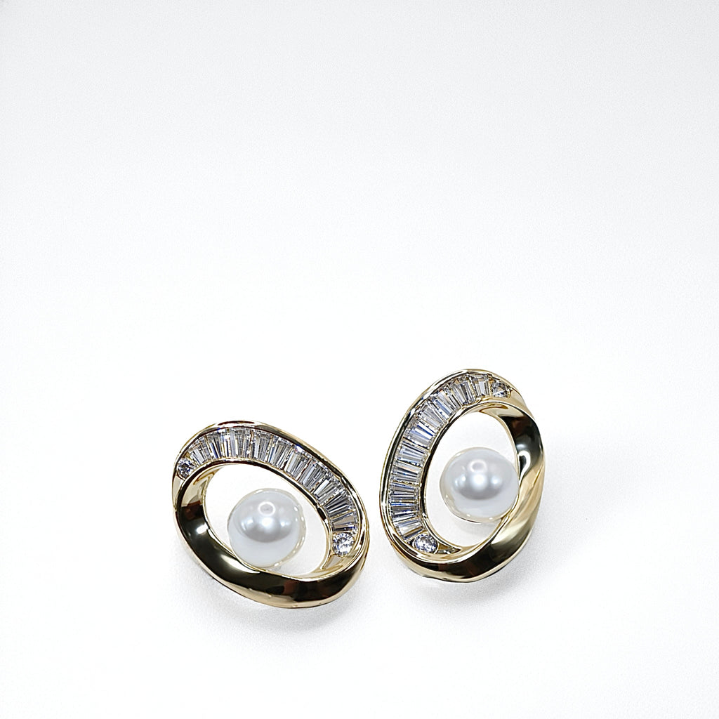 REGAL – Halo Pearl Stud