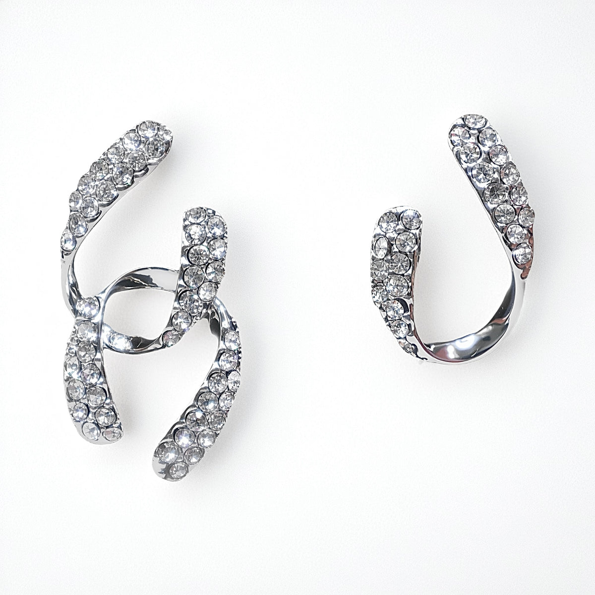 SIGNATURE – Silver Asymmetric Curve Drop