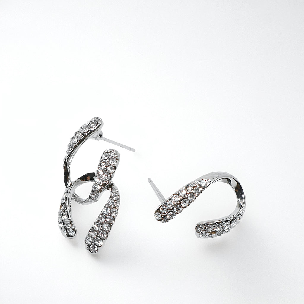 SIGNATURE – Silver Asymmetric Curve Drop