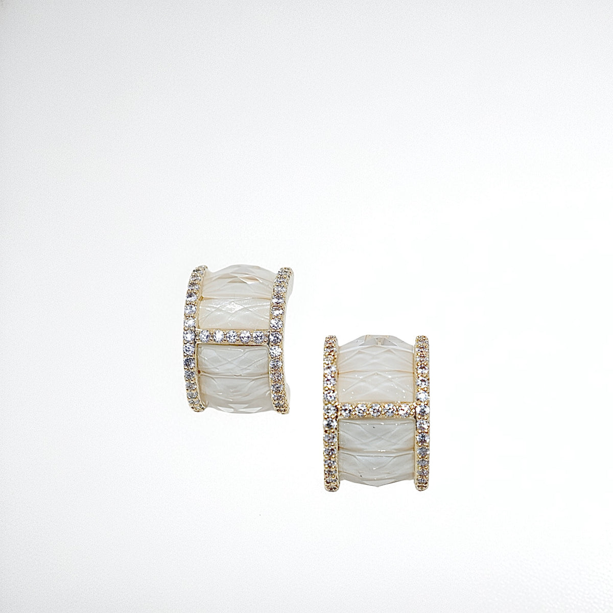 POISE – Silk Frame Hoop