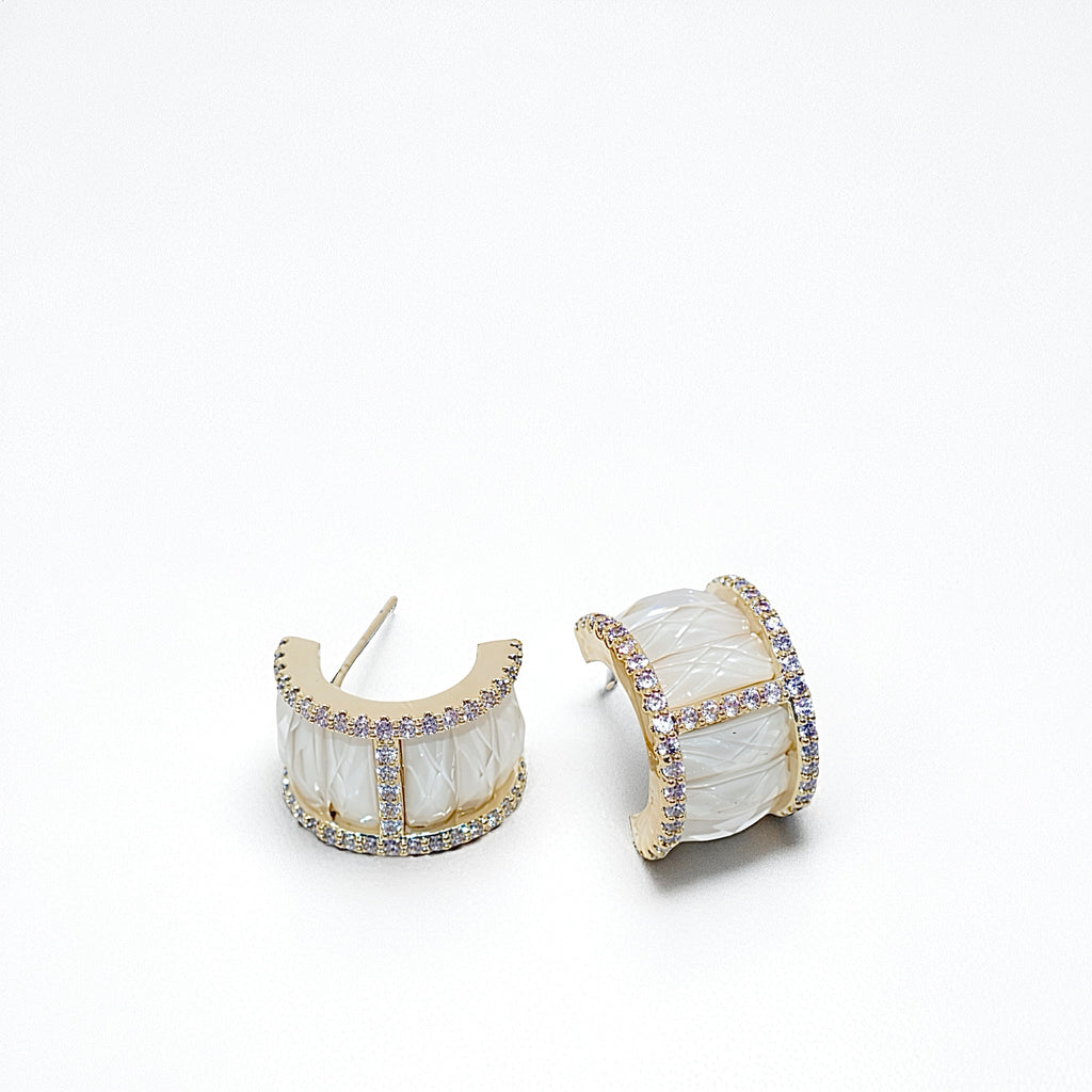POISE – Silk Frame Hoop