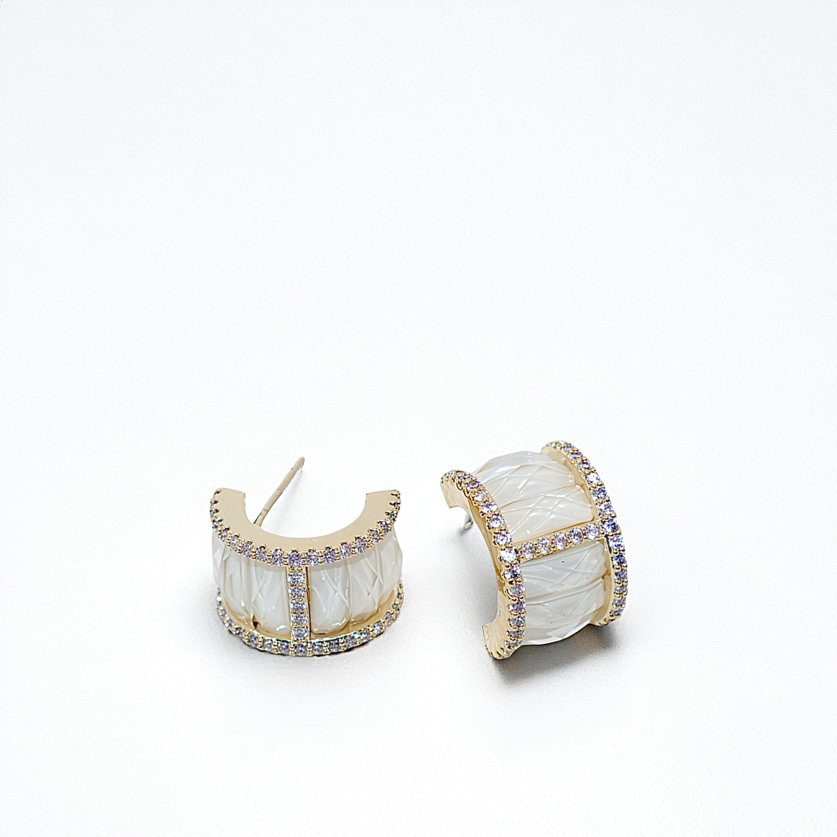 POISE – Silk Frame Hoop