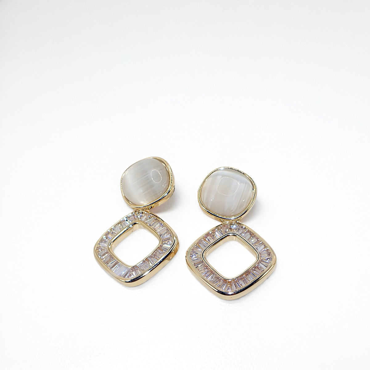 POISE – Silk Geometric Drop