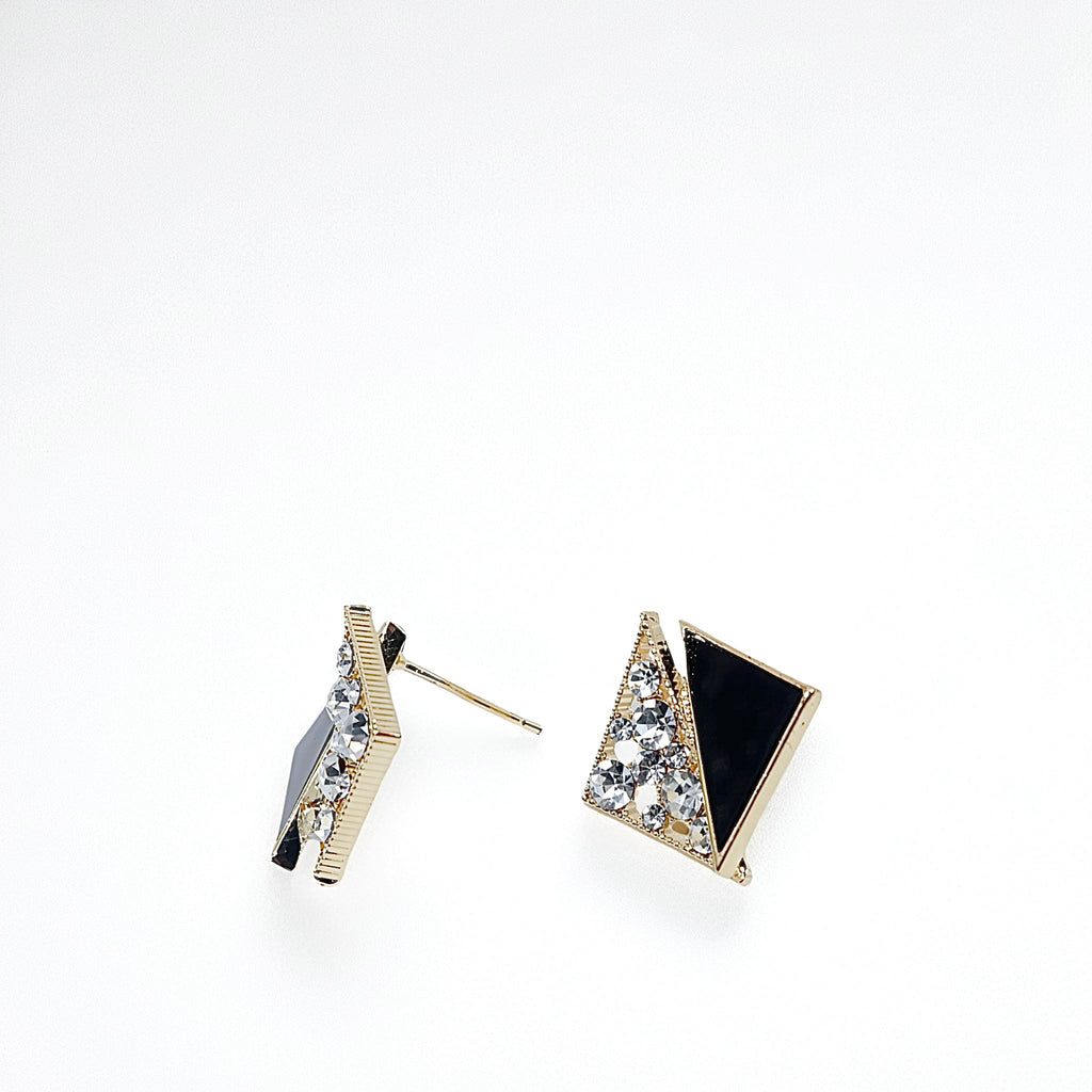 NOIR – Divide Stud