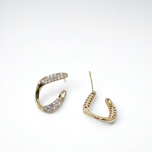ICON – Sculpted Pavé Arc Stud